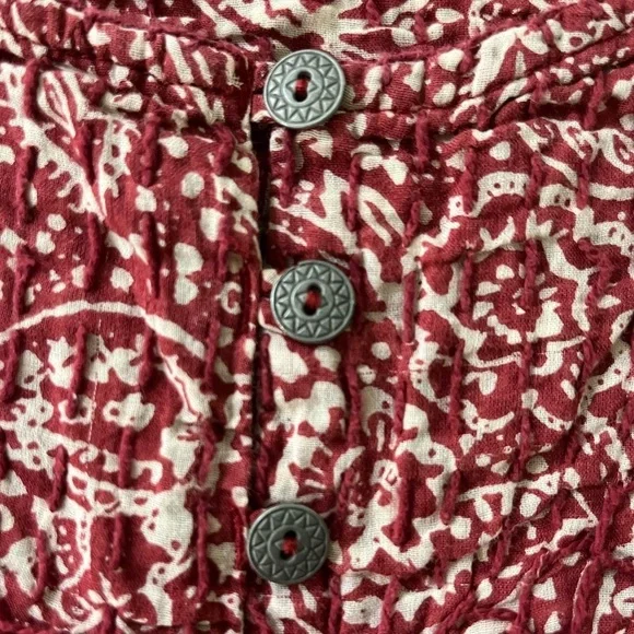 Free People We The Free Cool Meadow Red Boho Printed Blouse Cotton Size Small - Picture 15 of 15